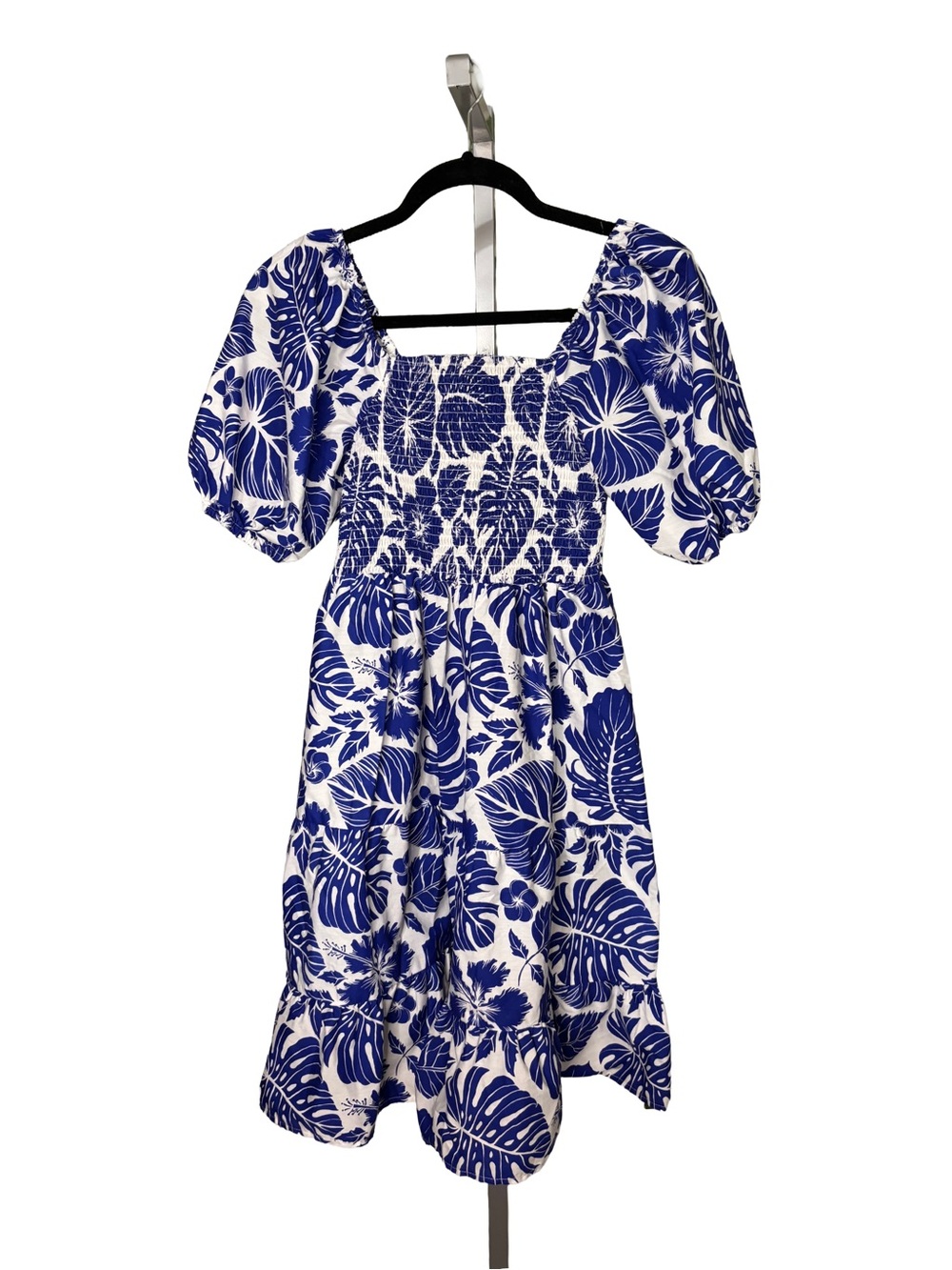 Lark + Grey blue and white tropical print midi dress in size Medium.
